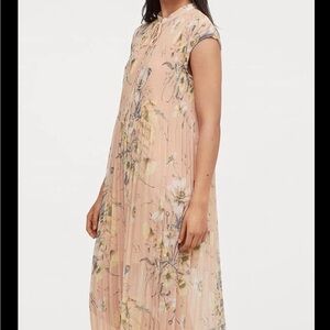 H&M Blush Pink Floral Pleated Maxi Dress size 10 euc
